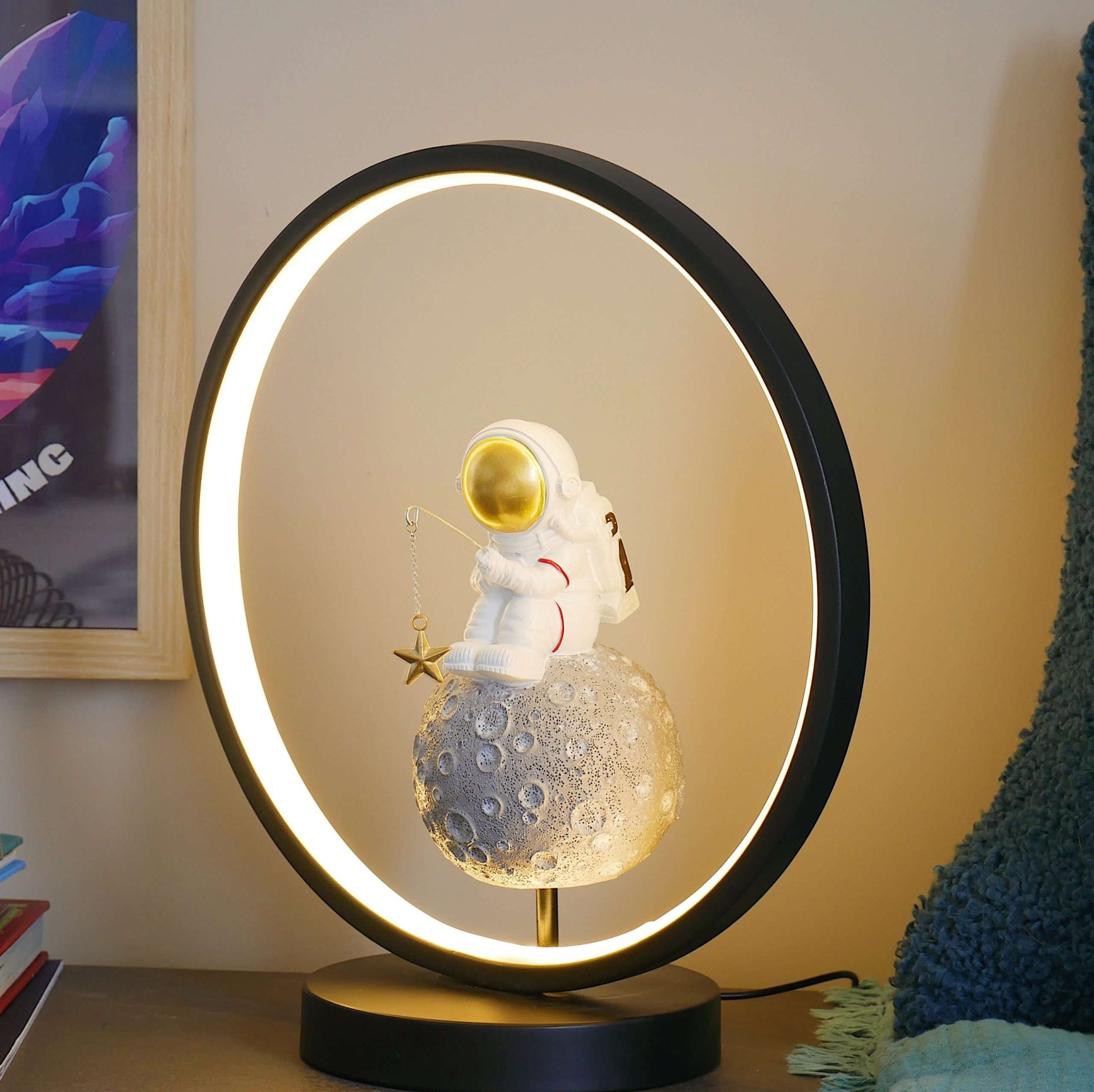Steepletone Astro Catch Bedside Light �?Ultra Cool Astronaut figurine with Warm Glow LED Ring Light