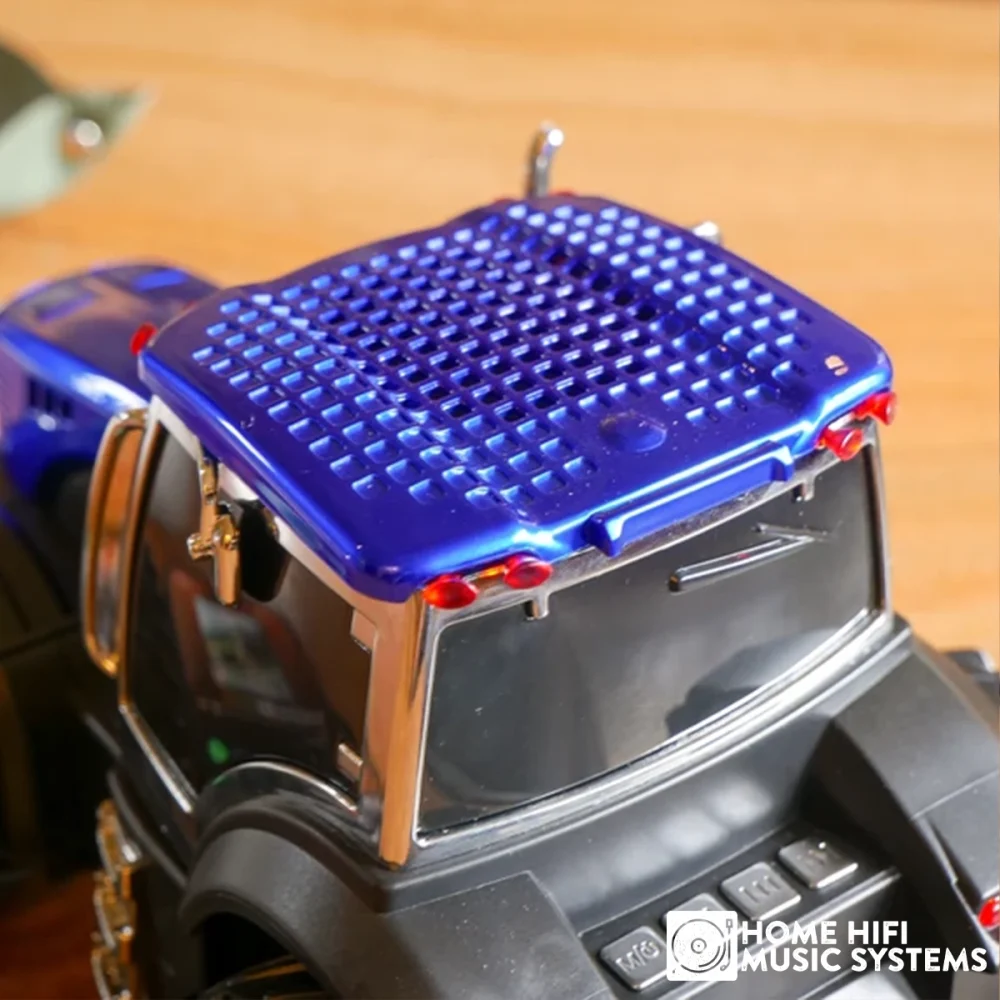 Steepletone Tractor Bluetooth Speaker FM Radio & Disco Flashing Headlights