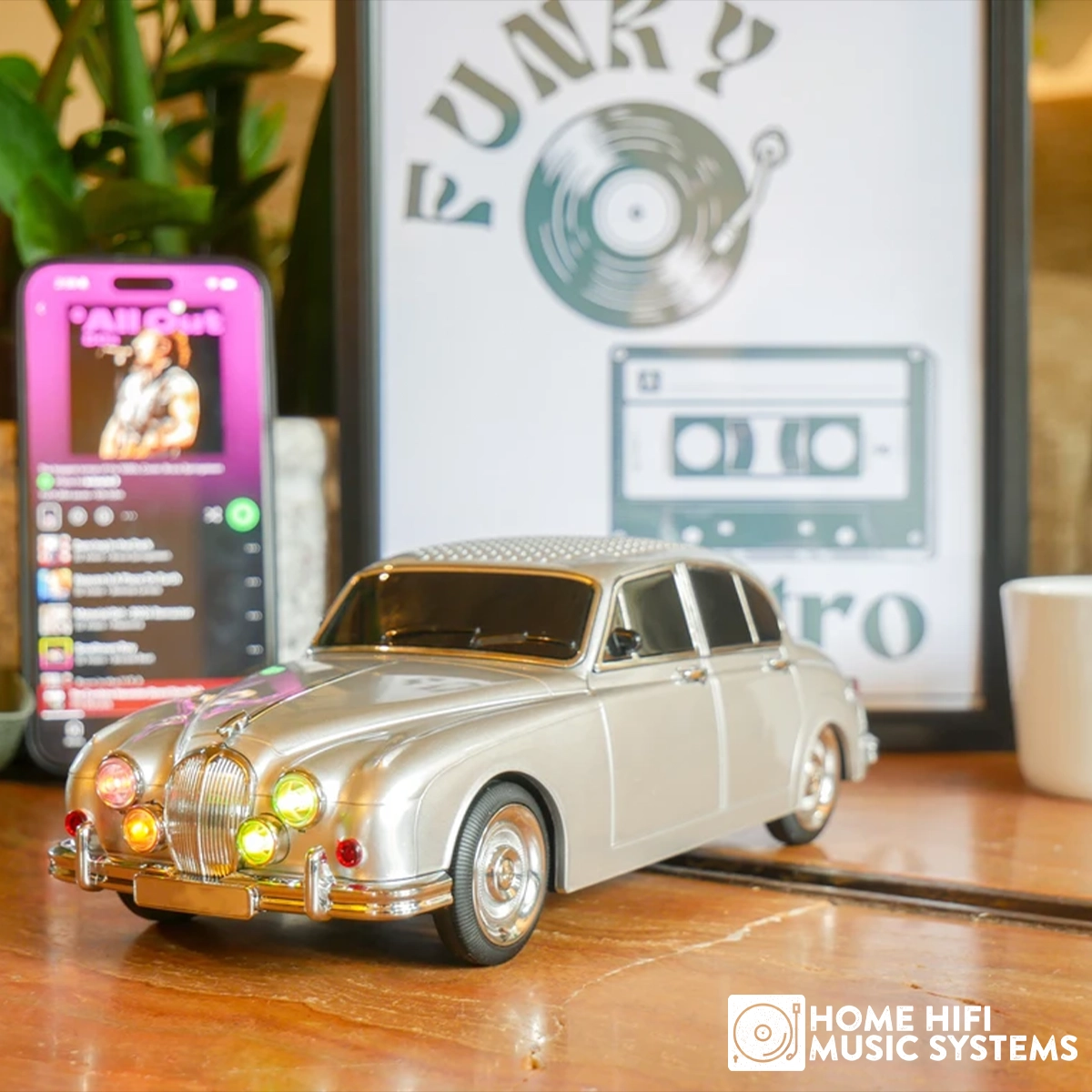 Steepletone Classic Jaguar MK11 Car Bluetooth Speaker FM Radio MP3 Playback & Disco Flashing Headlights